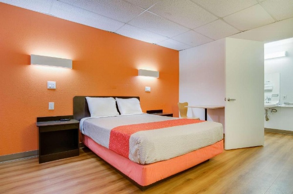 Motel 6-Salina, KS image 16