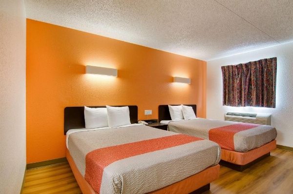 Motel 6-Salina, KS image 20