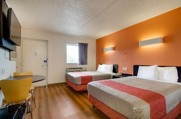 Motel 6-Salina, KS image 22