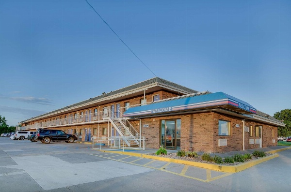 Motel 6-Salina, KS image 3